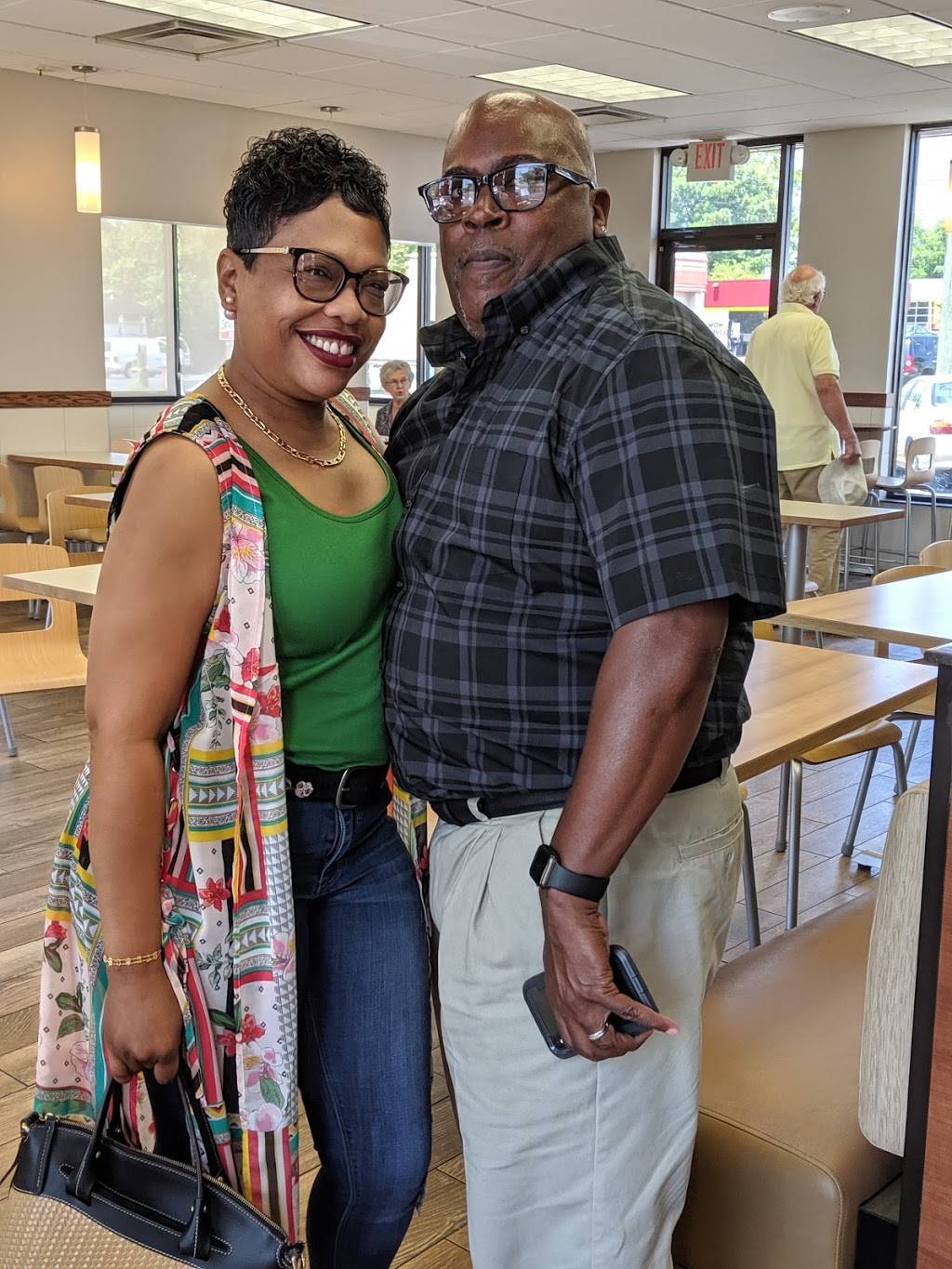 Wendys | restaurant | 728 N Main St, Suffolk, VA 23434, USA | 7575396304 OR +1 757-539-6304