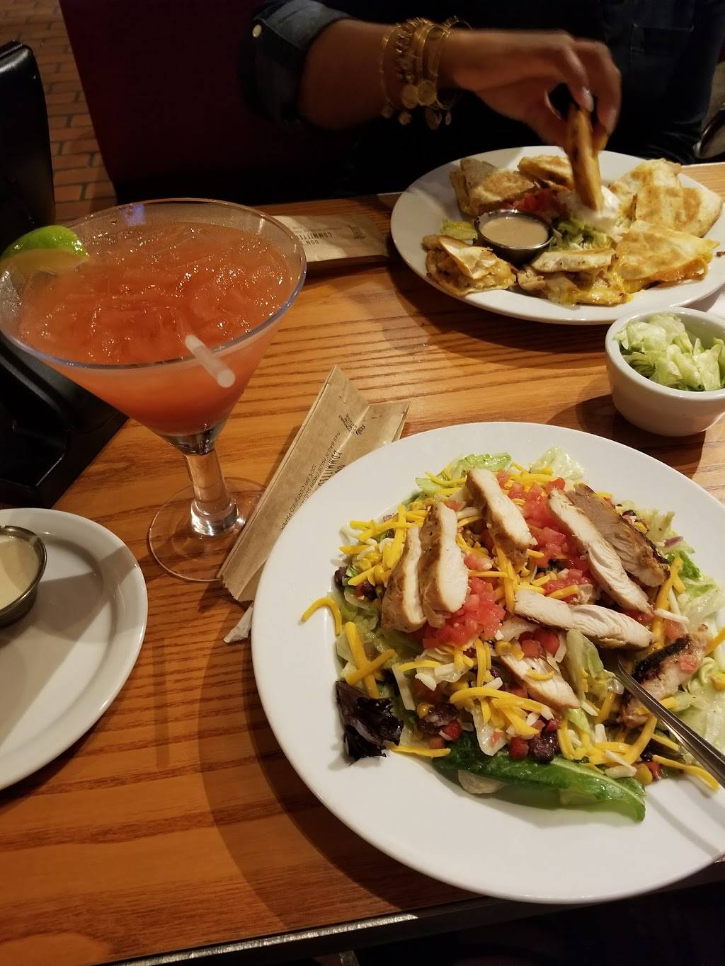 Chilis Grill & Bar | meal takeaway | 6324 Glenwood Ave, Raleigh, NC 27612, USA | 9195713600 OR +1 919-571-3600