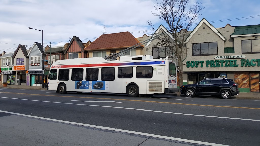Philly Pretzel Factory | bakery | 1687 Grant Ave, Philadelphia, PA 19115, USA | 2156771537 OR +1 215-677-1537