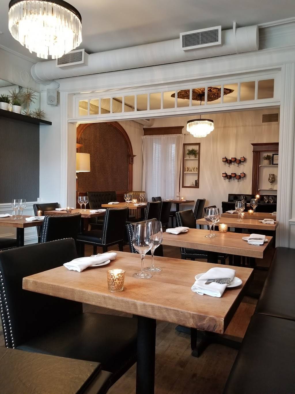 Le Cellier | restaurant | 49 Rue Saint-Jacques, Gatineau, QC J8X 2Y5, Canada | 8192054200 OR +1 819-205-4200