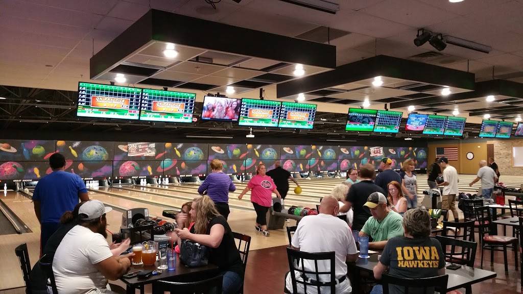 Social - Eats & Crafts | restaurant | 655 NE 56th St, Pleasant Hill, IA 50327, USA | 5152631700 OR +1 515-263-1700