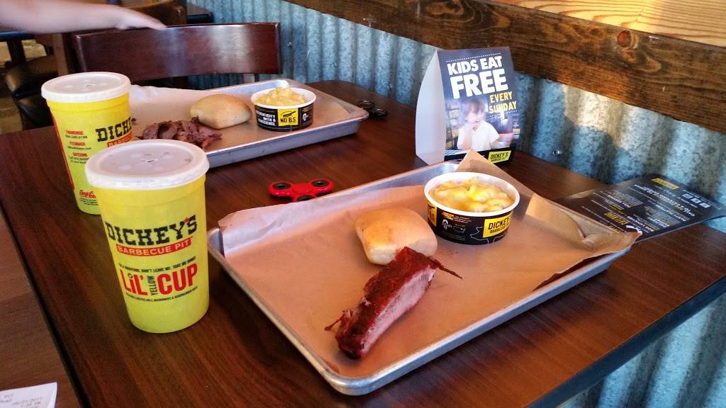 Dickeys Barbecue Pit | restaurant | 13403 Telegraph Rd, Whittier, CA 90605, USA | 5628464332 OR +1 562-846-4332