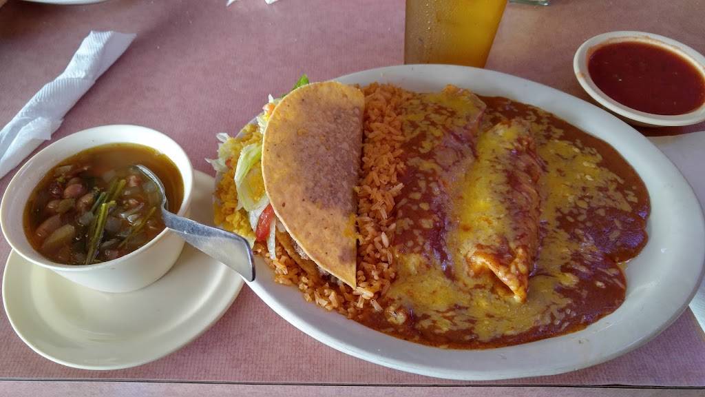 Elenas | restaurant | 6290 Phelan Blvd, Beaumont, TX 77706, USA | 4098612800 OR +1 409-861-2800