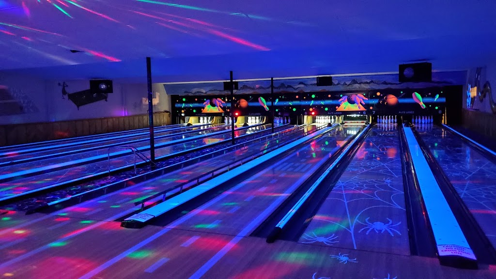 A Js Lanes | restaurant | 6662 Lincoln St, Bonners Ferry, ID 83805, USA | 2082671506 OR +1 208-267-1506