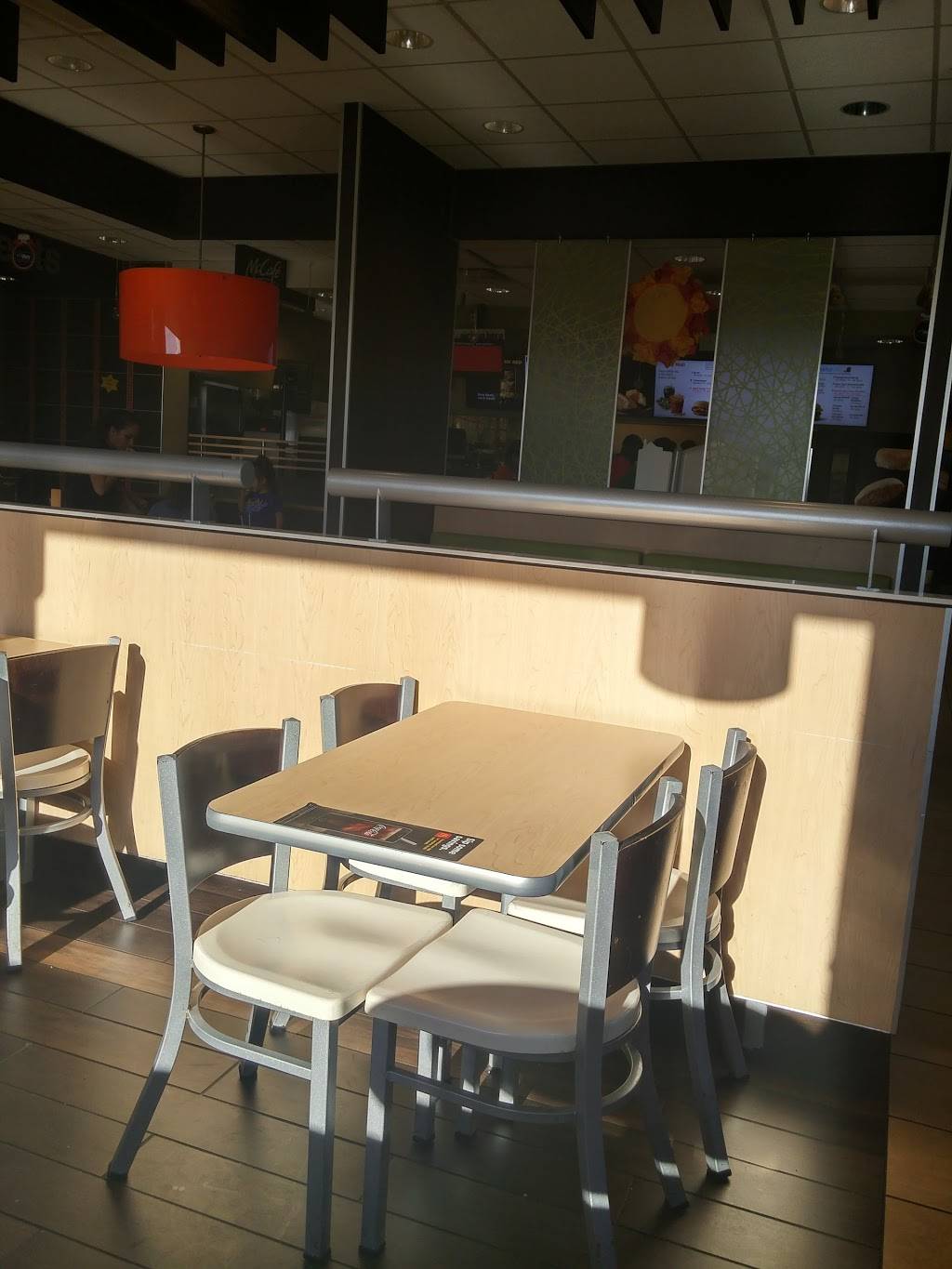 McDonalds | cafe | 2627 Jackson St, Paducah, KY 42001, USA | 2704421833 OR +1 270-442-1833