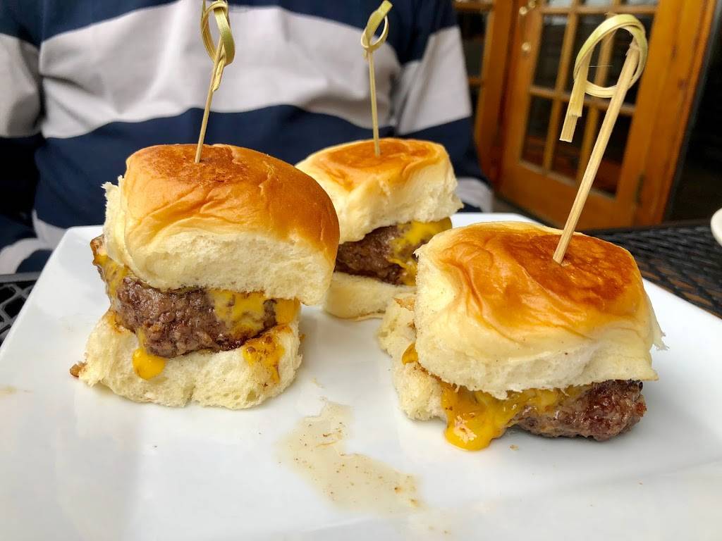 South Shore Bar & Grill | restaurant | 225 Ellis St, Staten Island, NY 10307, USA | 7182272258 OR +1 718-227-2258