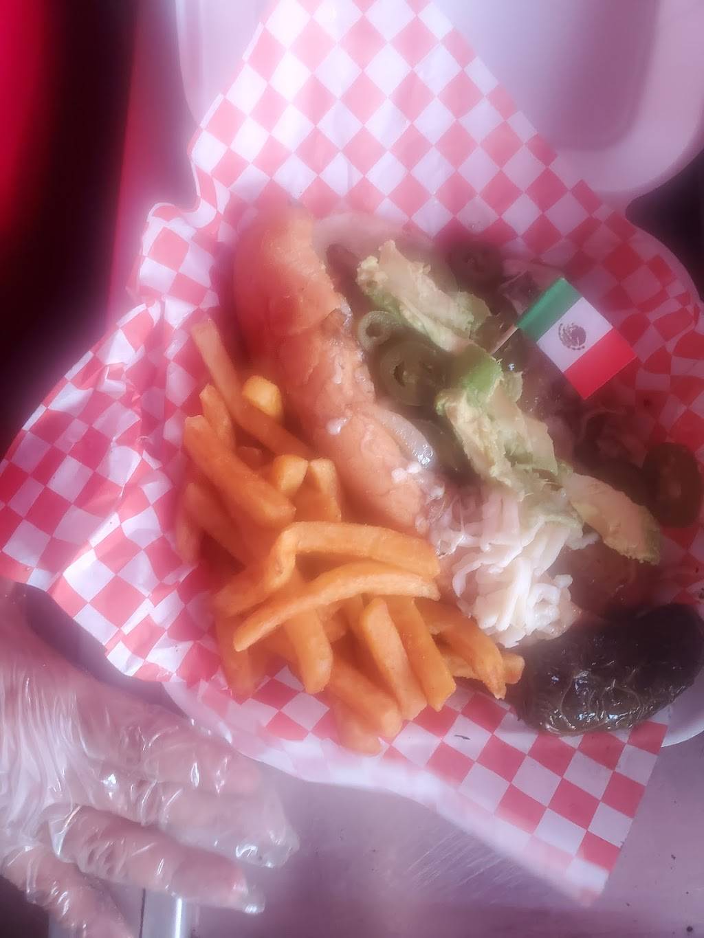 Hamburguesas y micheladas lupe | restaurant | 3460 W Walnut St, Garland, TX 75042, USA | 2146648719 OR +1 214-664-8719