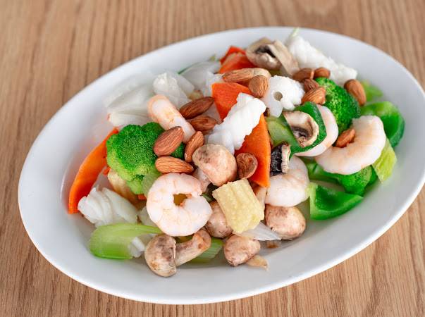 Dragon Delight | restaurant | 825 St Clair Ave W, Toronto, ON M6C 1B9, Canada | 4166571448 OR +1 416-657-1448