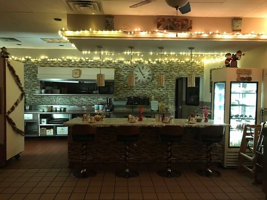 Garden Restaurant | restaurant | 612 S Main St, Lewistown, IL 61542, USA | 3095477170 OR +1 309-547-7170