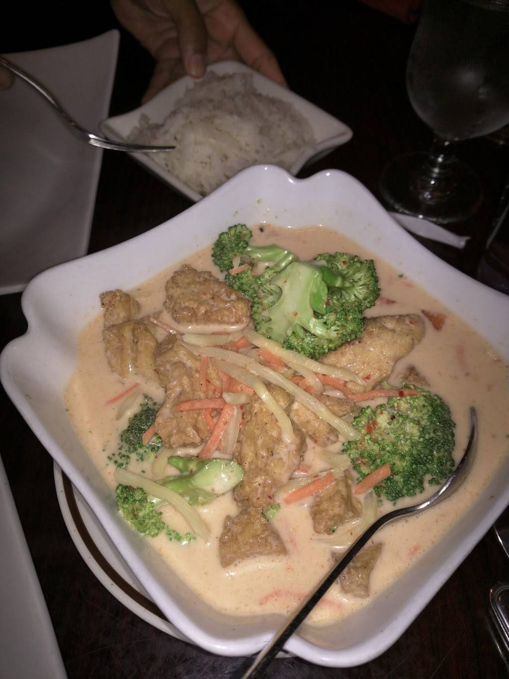 Thai Shangri-La | restaurant | 2590 County Rd 516, Old Bridge, NJ 08857, USA | 7326077600 OR +1 732-607-7600