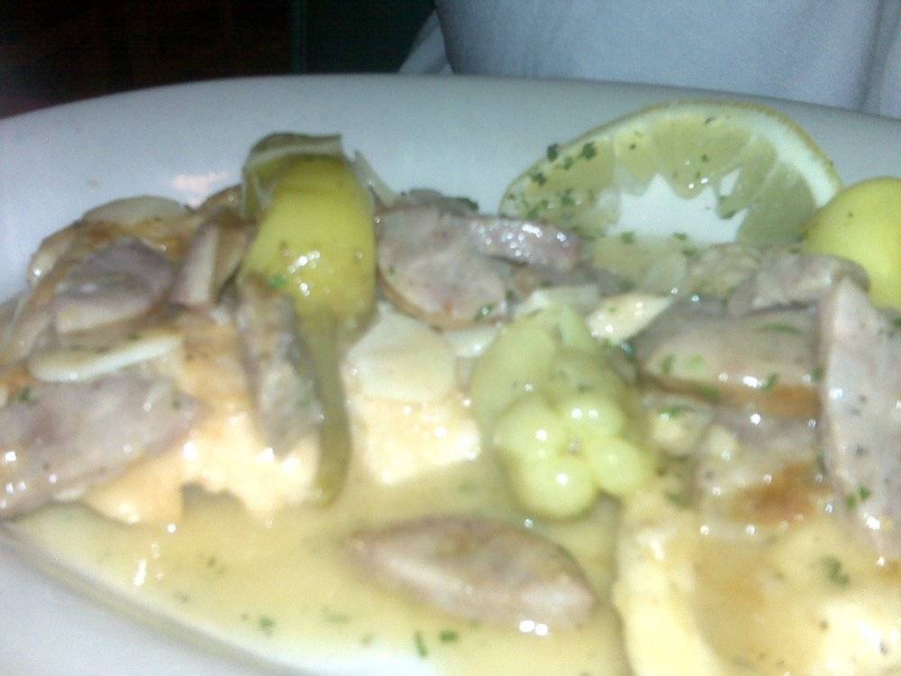 Amalfis Pizza n Pasta | restaurant | 8542 University City Blvd, Charlotte, NC 28213, USA | 7045478651 OR +1 704-547-8651