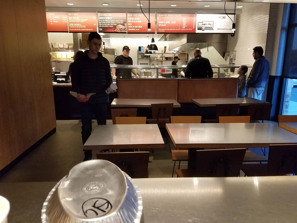 Chipotle Mexican Grill | restaurant | 217 University Ave, Westwood, MA 02090, USA | 7813290936 OR +1 781-329-0936