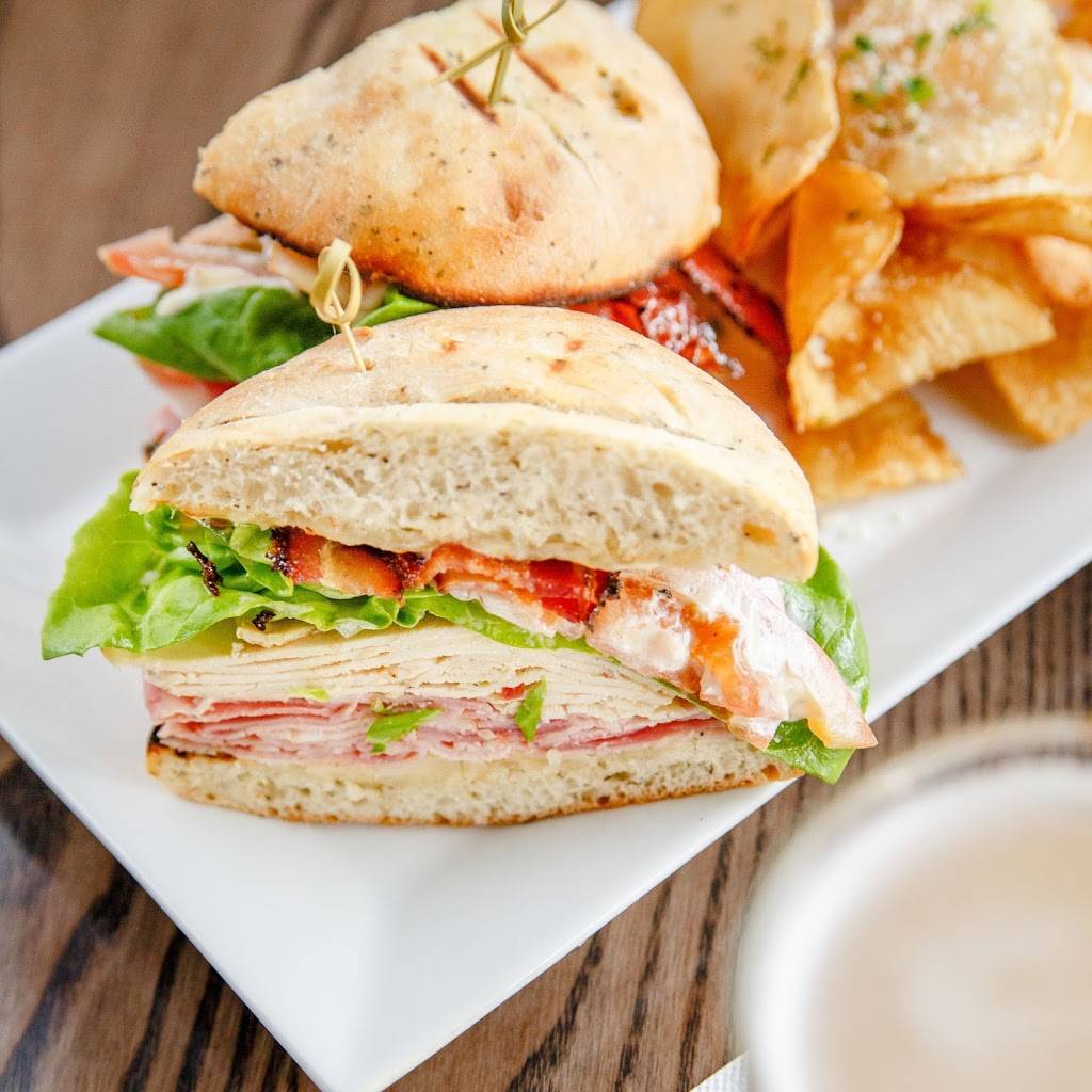 Scoreboards Sports Grill | restaurant | 100 Tradewynd Dr, Lynchburg, VA 24502, USA | 4343195153 OR +1 434-319-5153