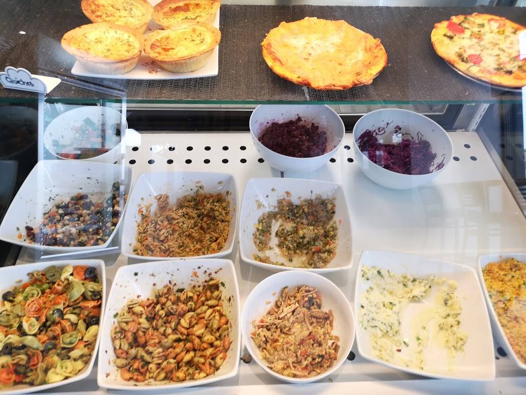 Villaggio Charcuterie Bistro Inc | restaurant | 634 Boulevard des Seigneurs, Terrebonne, QC J6W 1T7, Canada | 4504716182 OR +1 450-471-6182