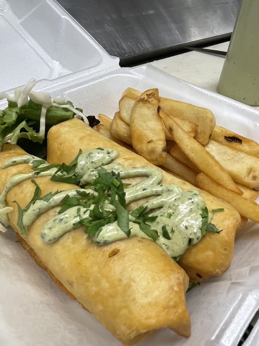 J&J Grill food truck | restaurant | 426 Hill St, Waterbury, CT 06704, USA | 2037689112 OR +1 203-768-9112