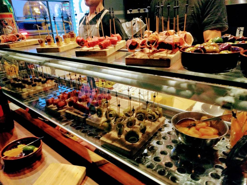 Loquita Santa Barbara | restaurant | 202 State St, Santa Barbara, CA 93101, USA | 8058803380 OR +1 805-880-3380