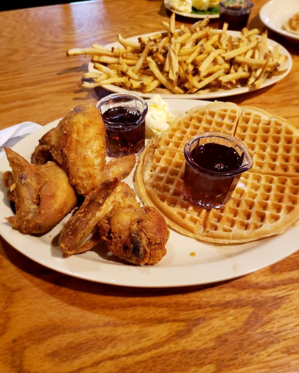 Roscoes House of Chicken and Waffles | restaurant | 2110 S Harbor Blvd, Anaheim, CA 92802, USA | 7148234130 OR +1 714-823-4130