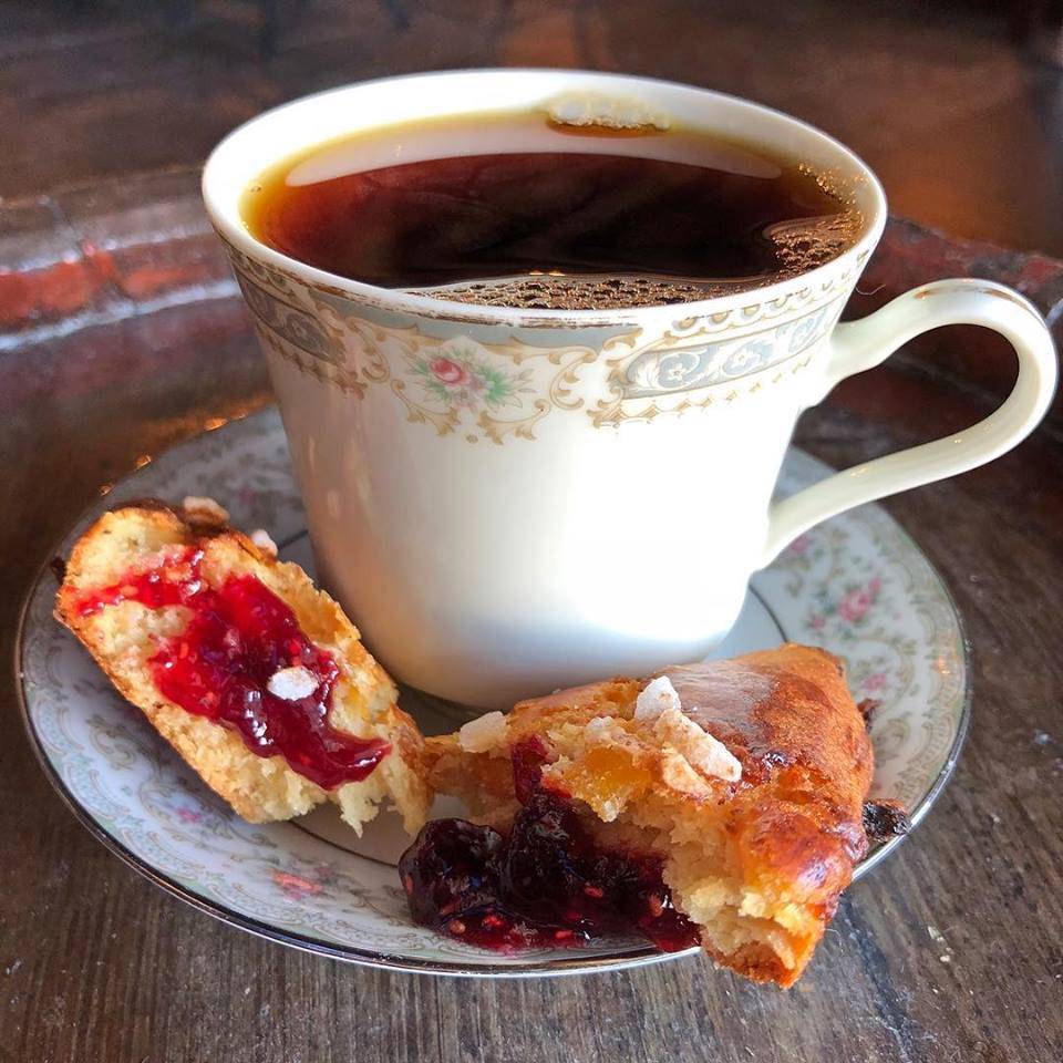 Fourpenny House | restaurant | 8323 La Mesa Blvd, La Mesa, CA 91942, USA | 6198258805 OR +1 619-825-8805