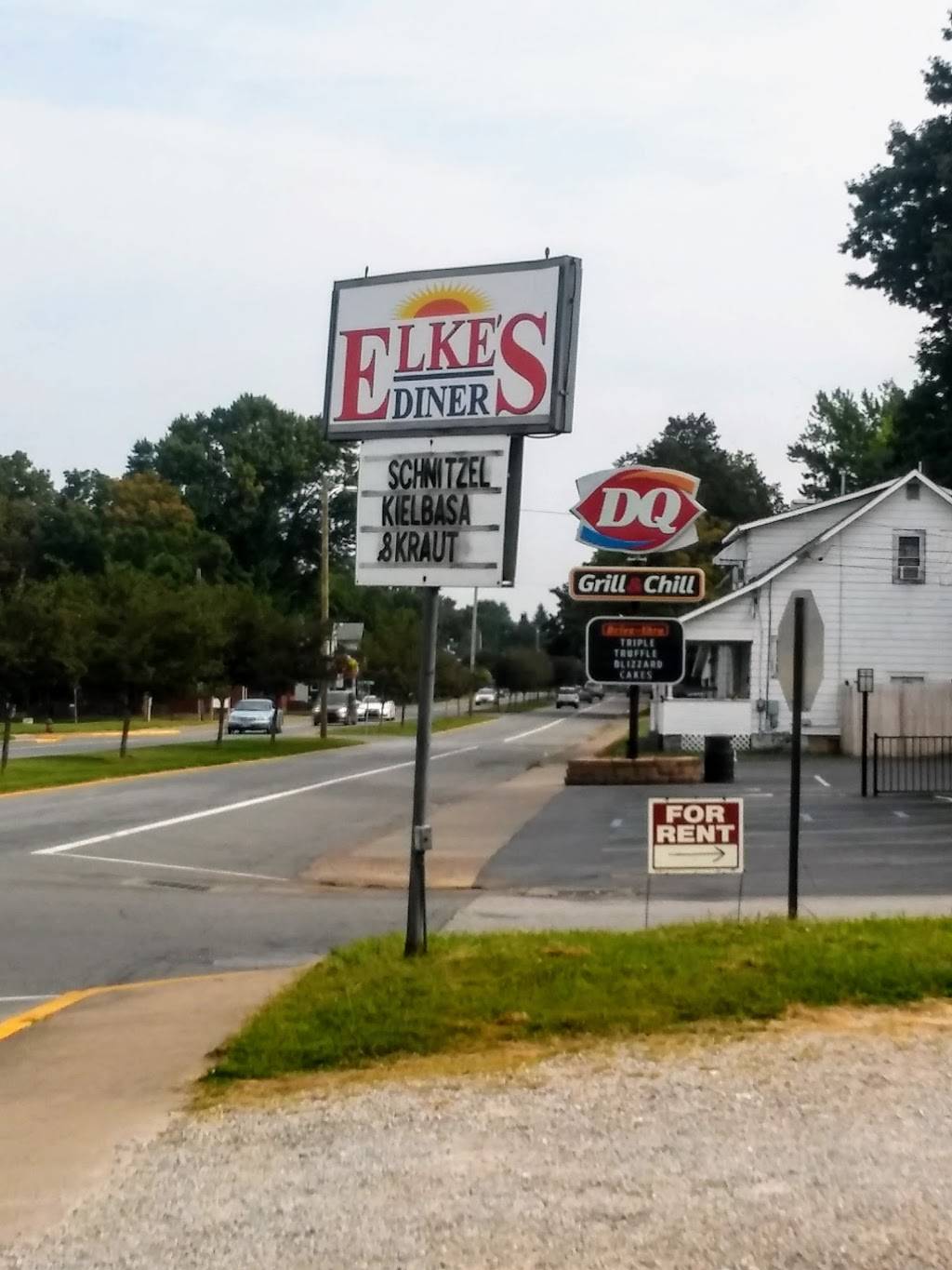 Elkes Diner | restaurant | 3310 Grand Central Ave, Vienna, WV 26105, USA | 3042955800 OR +1 304-295-5800