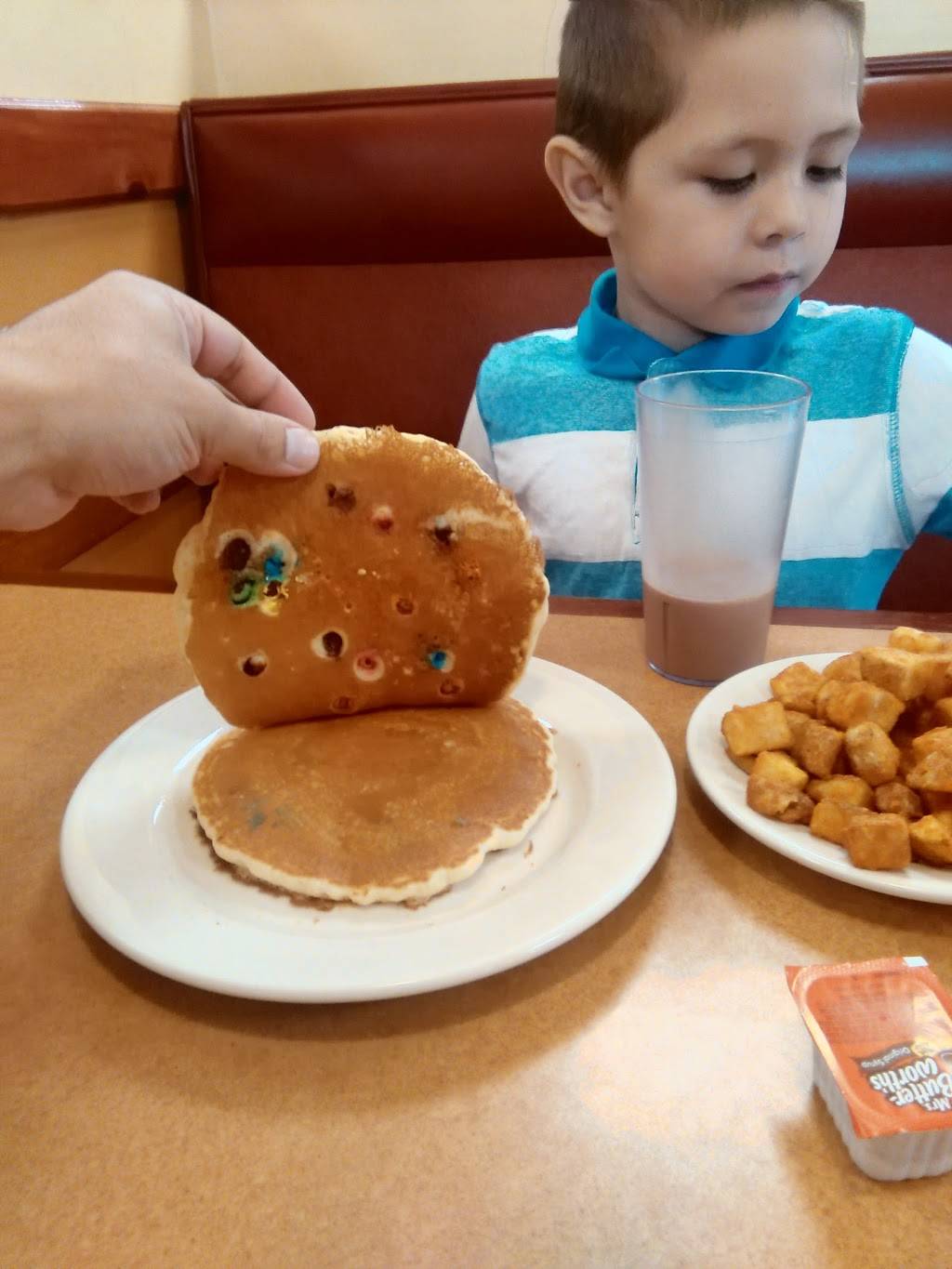 Mikos Cafe | restaurant | 912 Crescent St, Brockton, MA 02302, USA | 5082326754 OR +1 508-232-6754