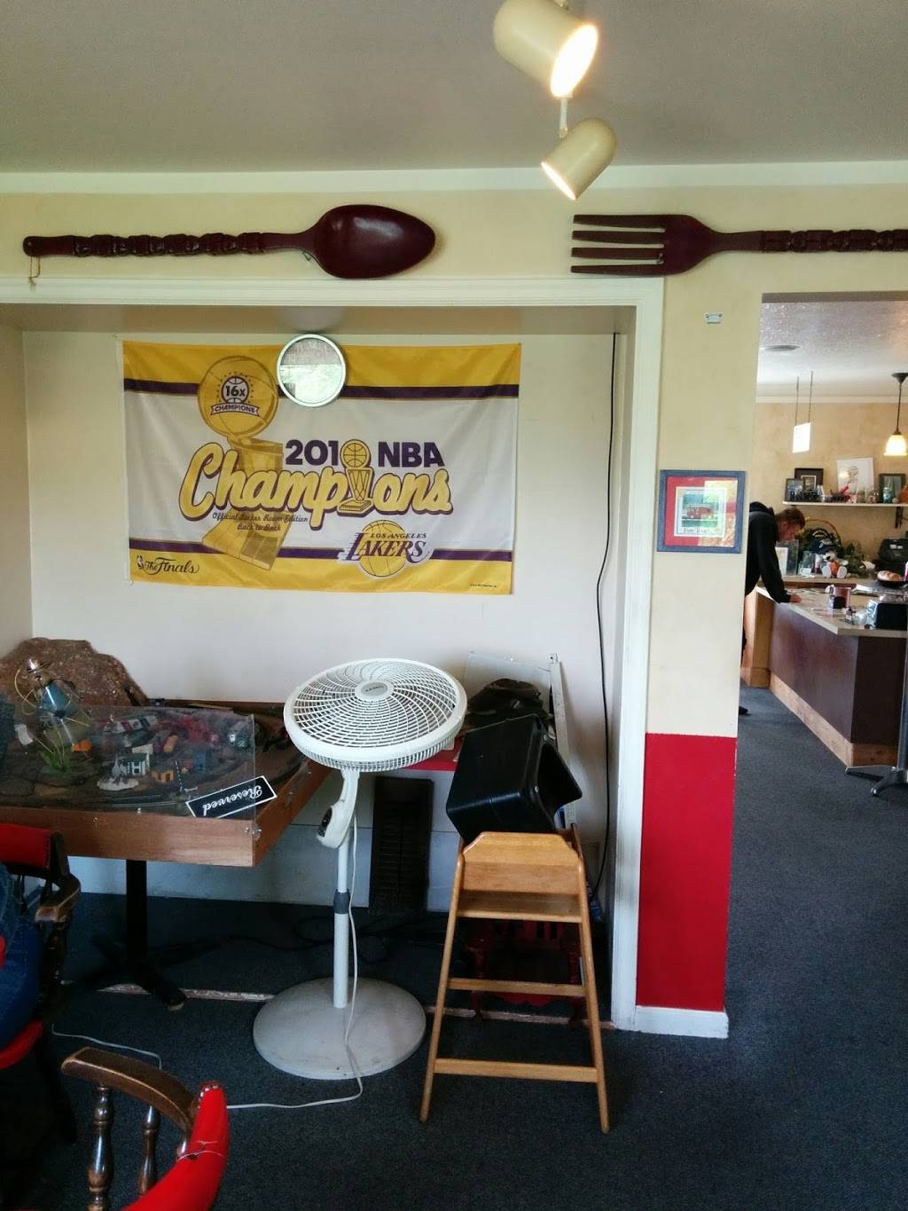 Lews BBQ | restaurant | 2703 Pacific Ave, Everett, WA 98201, USA | 4257606411 OR +1 425-760-6411