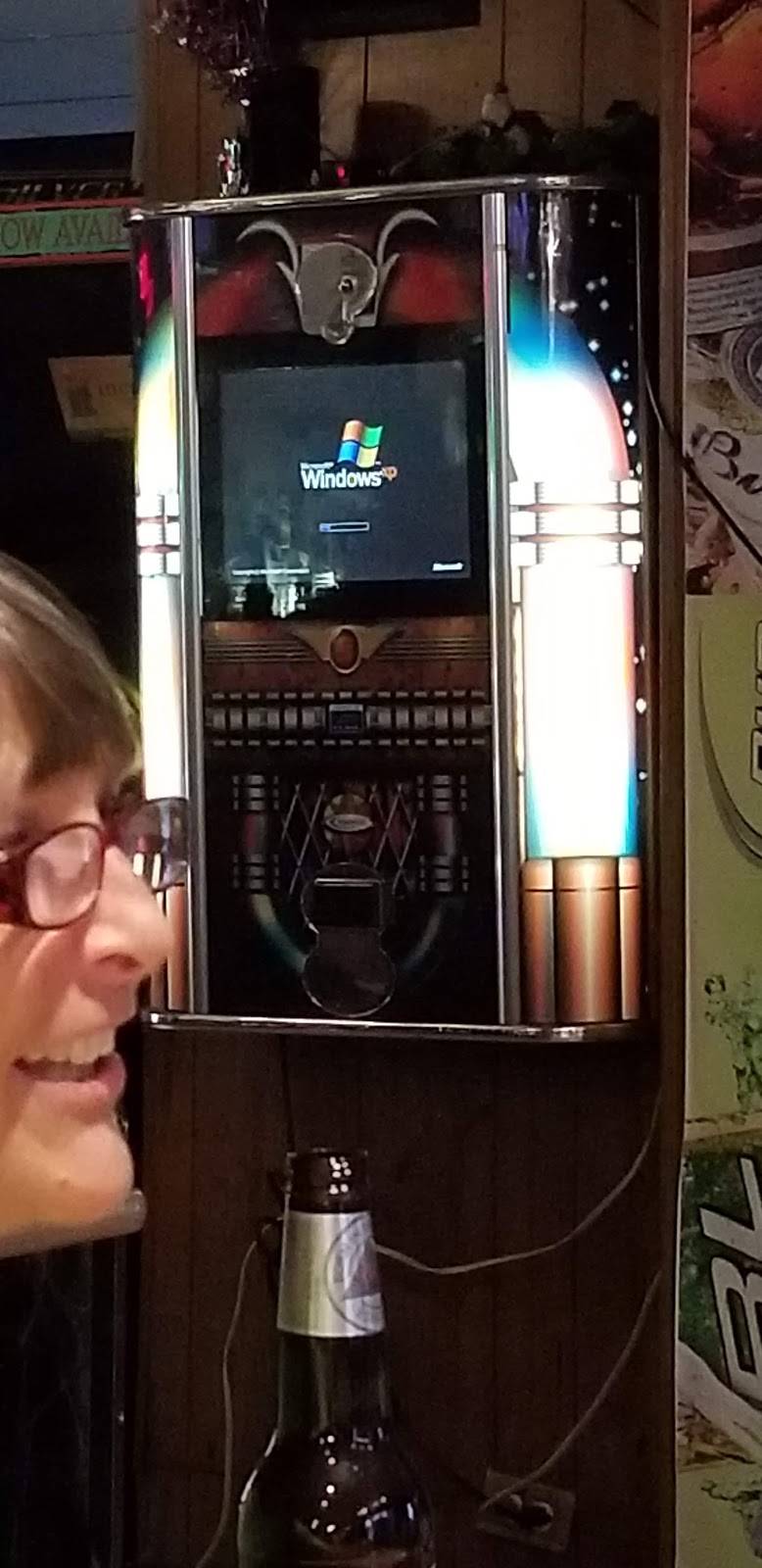 Hillcrest Bar & Grill | restaurant | 29200 E Chicago Rd, Sturgis, MI 49091, USA | 2696593756 OR +1 269-659-3756