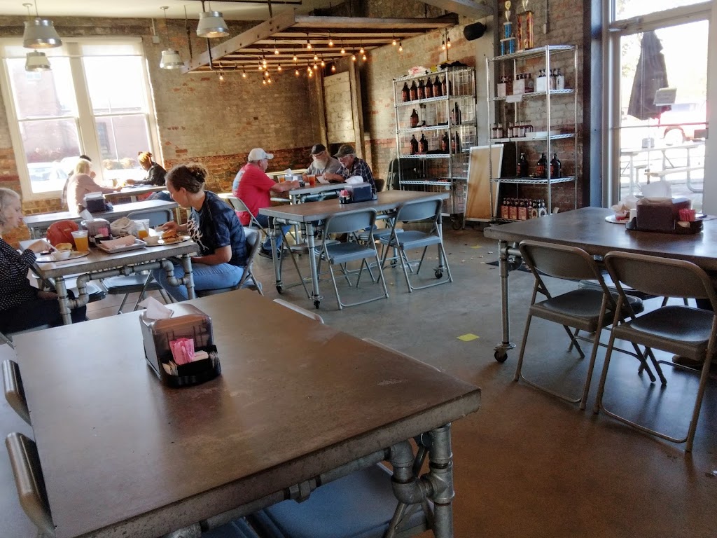 Saucys Sit-Down Bar.B.Q. | restaurant | 257 E Bank St suite c, Petersburg, VA 23803, USA | 8045043075 OR +1 804-504-3075