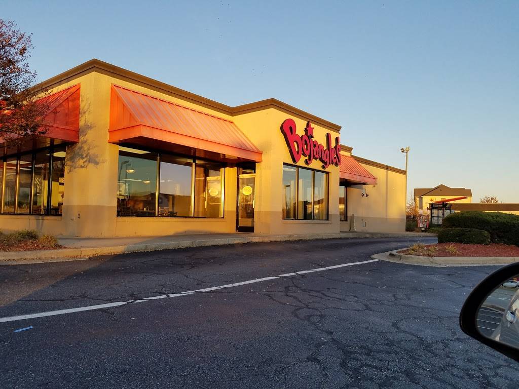 Bojangles Famous Chicken n Biscuits | restaurant | 4409 Landover Rd, Greensboro, NC 27407, USA | 3368555905 OR +1 336-855-5905