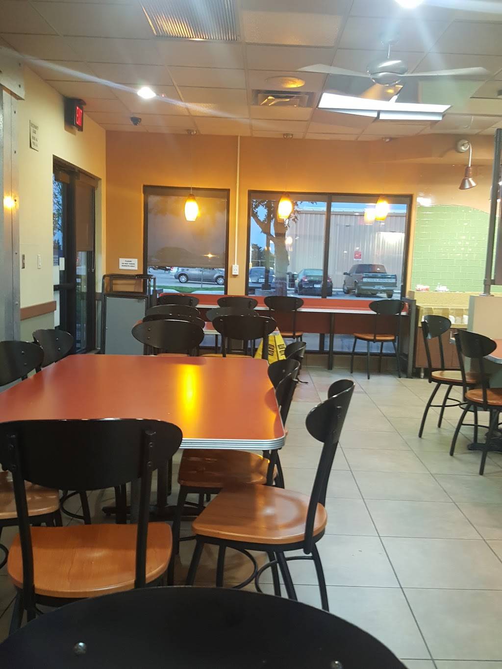 Jack in the Box | restaurant | 110 E Camp Wisdom Rd, Dallas, TX 75241, USA | 9722285679 OR +1 972-228-5679