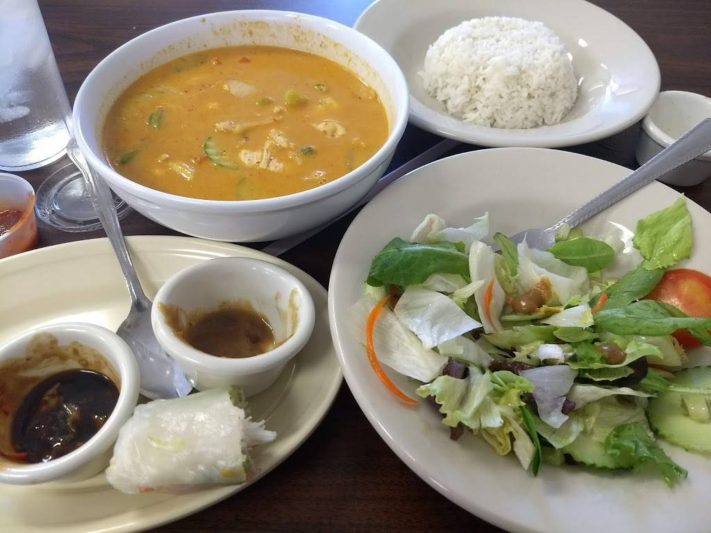 Siam Thai Thai Cuisine | restaurant | 900 TX-95 #103, Bastrop, TX 78602, USA | 5125493519 OR +1 512-549-3519