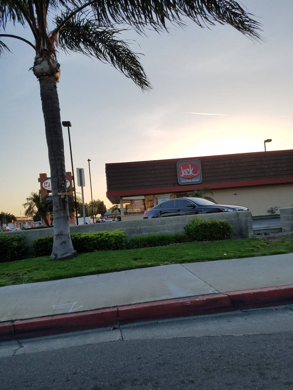 Jack in the Box | restaurant | 8971 Garden Grove Blvd, Garden Grove, CA 92844, USA | 7145371783 OR +1 714-537-1783