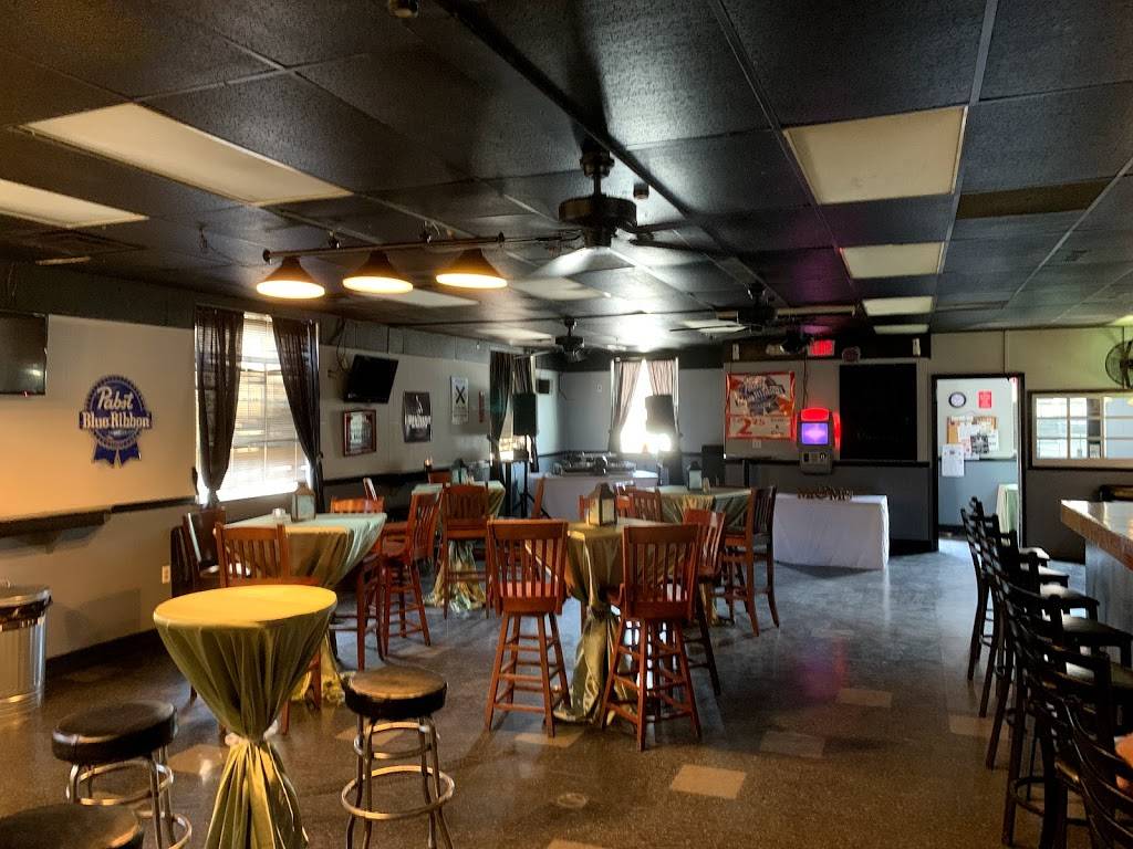 Court Cafe & Pub | restaurant | 209 W Main St, Louisa, VA 23093, USA | 5409675544 OR +1 540-967-5544