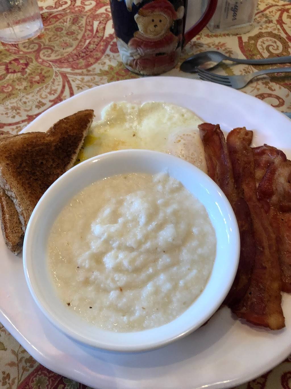 Little Europe | restaurant | 15024 Madeira Way, Madeira Beach, FL 33708, USA | 7273191830 OR +1 727-319-1830