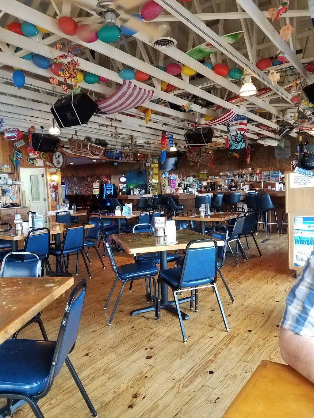 The Tropics | restaurant | 301 North Point Dr, Winthrop Harbor, IL 60096, USA | 8477460600 OR +1 847-746-0600