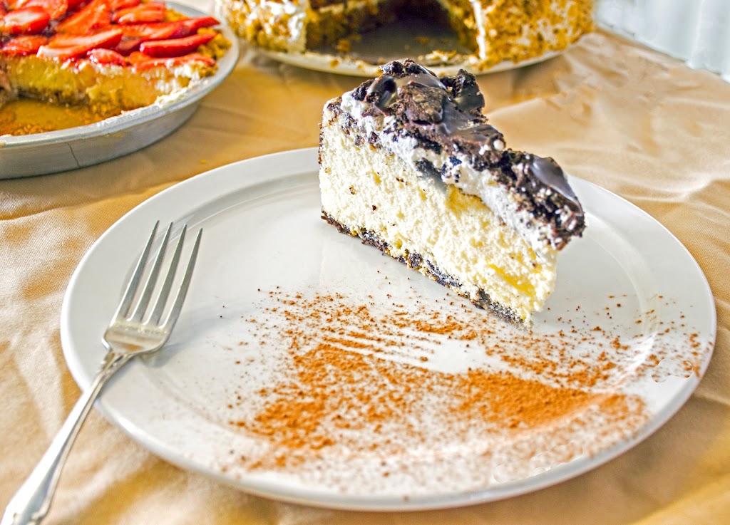 Railroad Park Resort And Dining Car Restaurant | restaurant | 100 Railroad Park Rd, Dunsmuir, CA 96025, USA | 5302354440 OR +1 530-235-4440