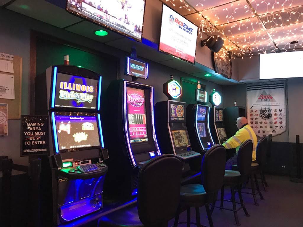 Cuzins Tavern & Pizza | restaurant | 17704 Oak Park Ave, Tinley Park, IL 60477, USA | 7086331144 OR +1 708-633-1144