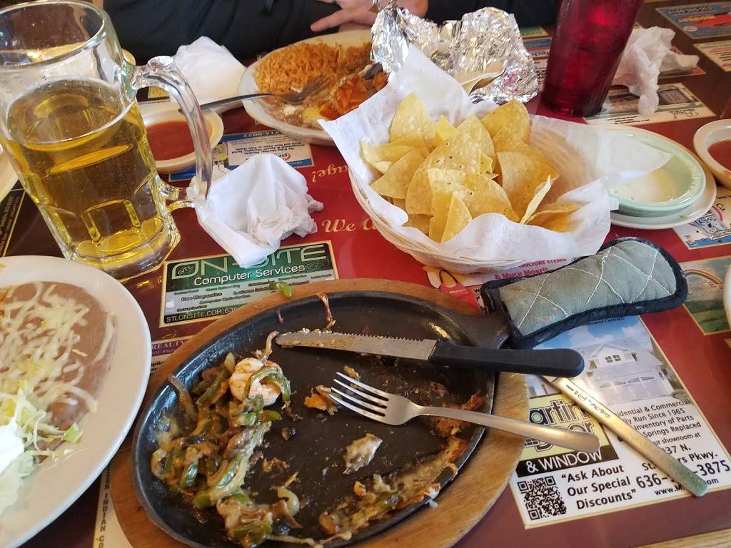 EL Maguey | restaurant | 1151 S Duchesne Dr, St Charles, MO 63301, USA | 6369498848 OR +1 636-949-8848