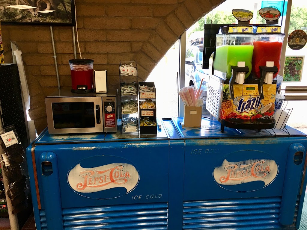 LJMs Travel Center & Conoco | meal takeaway | 39081 US-85, Wagon Mound, NM 87752, USA | 5756662364 OR +1 575-666-2364