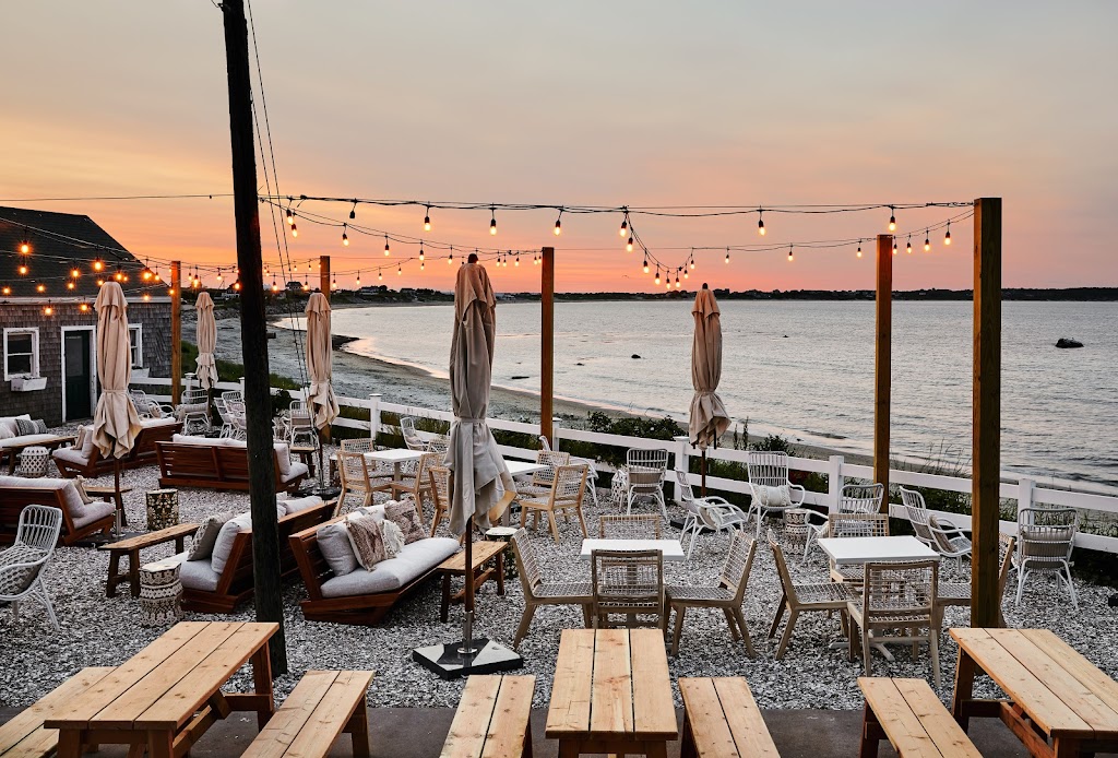 Beach Bar | restaurant | 32 Dodge St, New Shoreham, RI 02807, USA | 4014665500 OR +1 401-466-5500