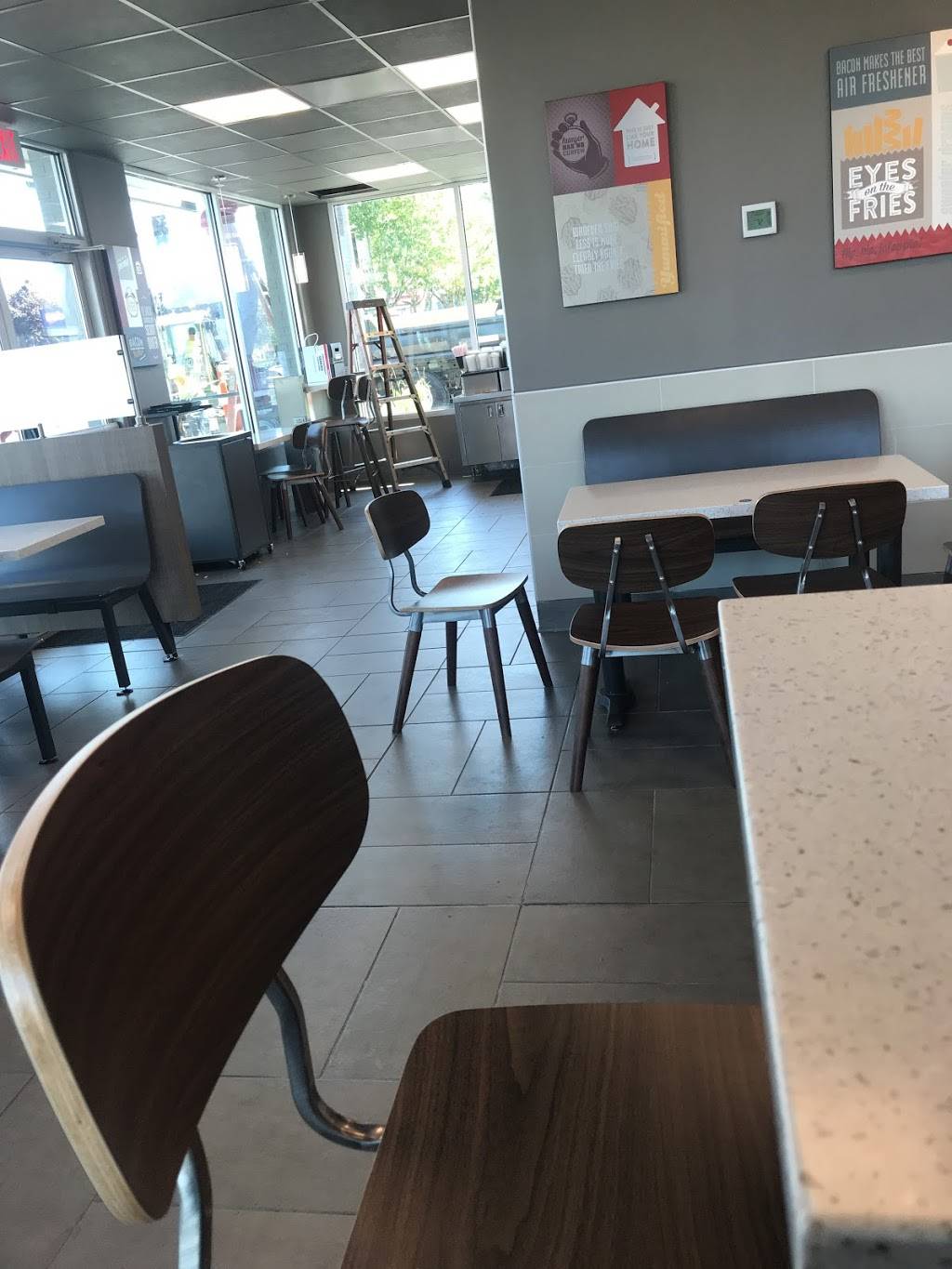 Jack in the Box | restaurant | 340 15th St NE, Auburn, WA 98002, USA | 2539396860 OR +1 253-939-6860