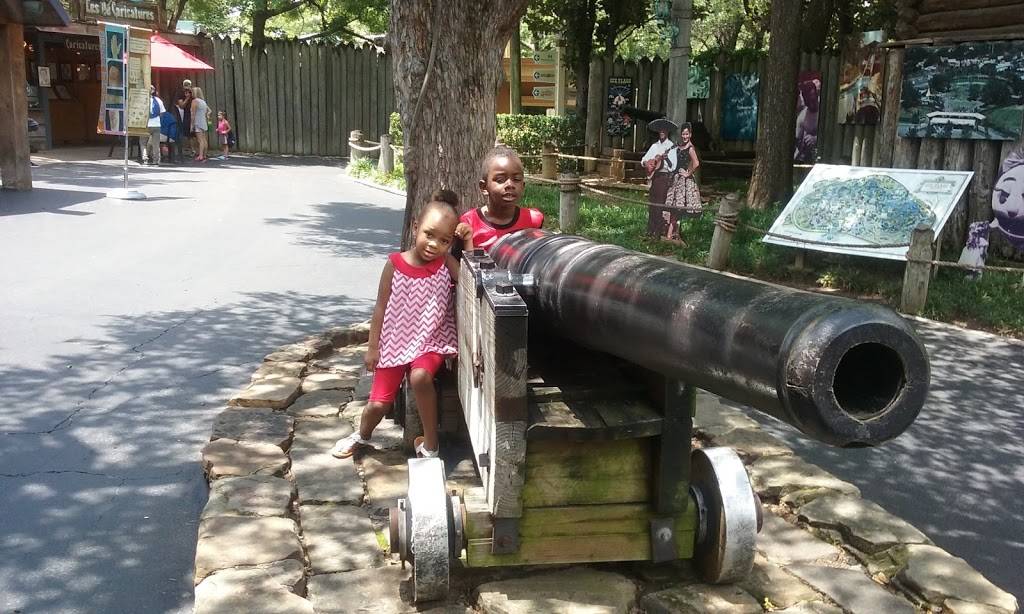 Popeyes Louisiana Kitchen | restaurant | 409 E Marshall Ave, Longview, TX 75601, USA | 9037580938 OR +1 903-758-0938