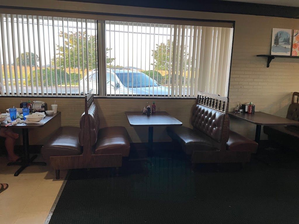 House of Eggroll & Pho | restaurant | 1200 NC-90, Taylorsville, NC 28681, USA | 8283529715 OR +1 828-352-9715