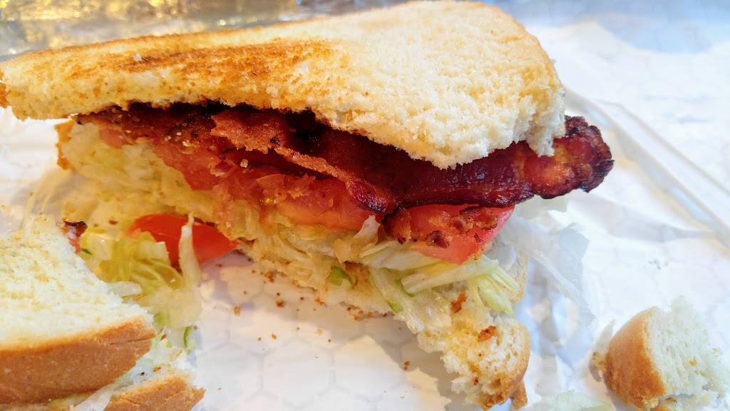 Edwards Drive-In Restaurant | restaurant | 2126 S Sherman Dr, Indianapolis, IN 46203, USA | 3177861638 OR +1 317-786-1638