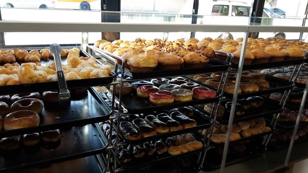 Yum Yum Donuts | cafe | 1976 La Cienega Blvd, Los Angeles, CA 90034, USA | 3108366061 OR +1 310-836-6061