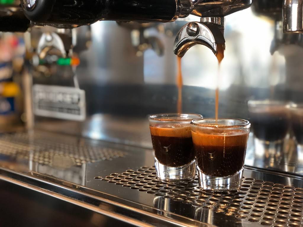 Whisk Breakfast & Lunch Cafe | restaurant | 210 Main St, East Orleans, MA 02643, USA | 5082552233 OR +1 508-255-2233