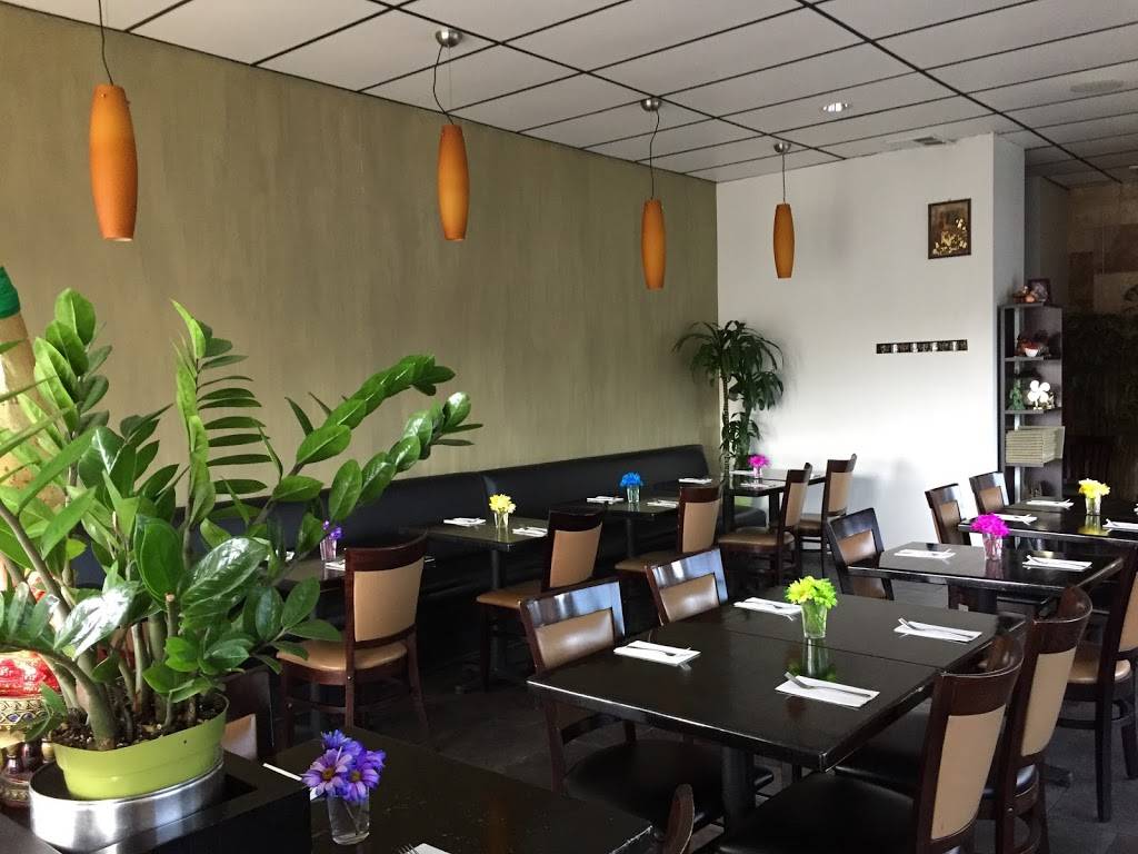 Ginger Thai | restaurant | 22330 Sherman Way # C1, Canoga Park, CA 91303, USA | 8188877118 OR +1 818-887-7118