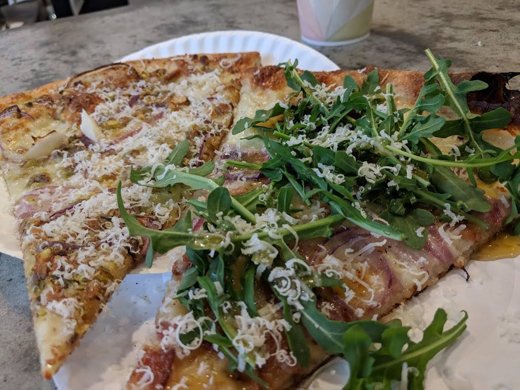 Little Oven Pizza | restaurant | 433 W Main St, Merced, CA 95340, USA | 2092339829 OR +1 209-233-9829