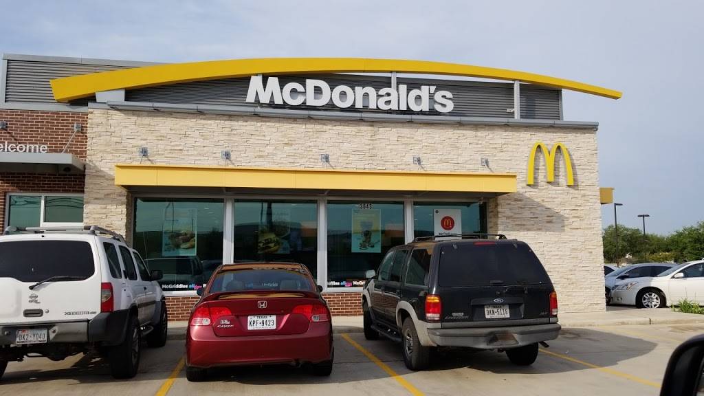 McDonalds | cafe | 3643 S Main St, Stafford, TX 77477, USA | 2814990395 OR +1 281-499-0395
