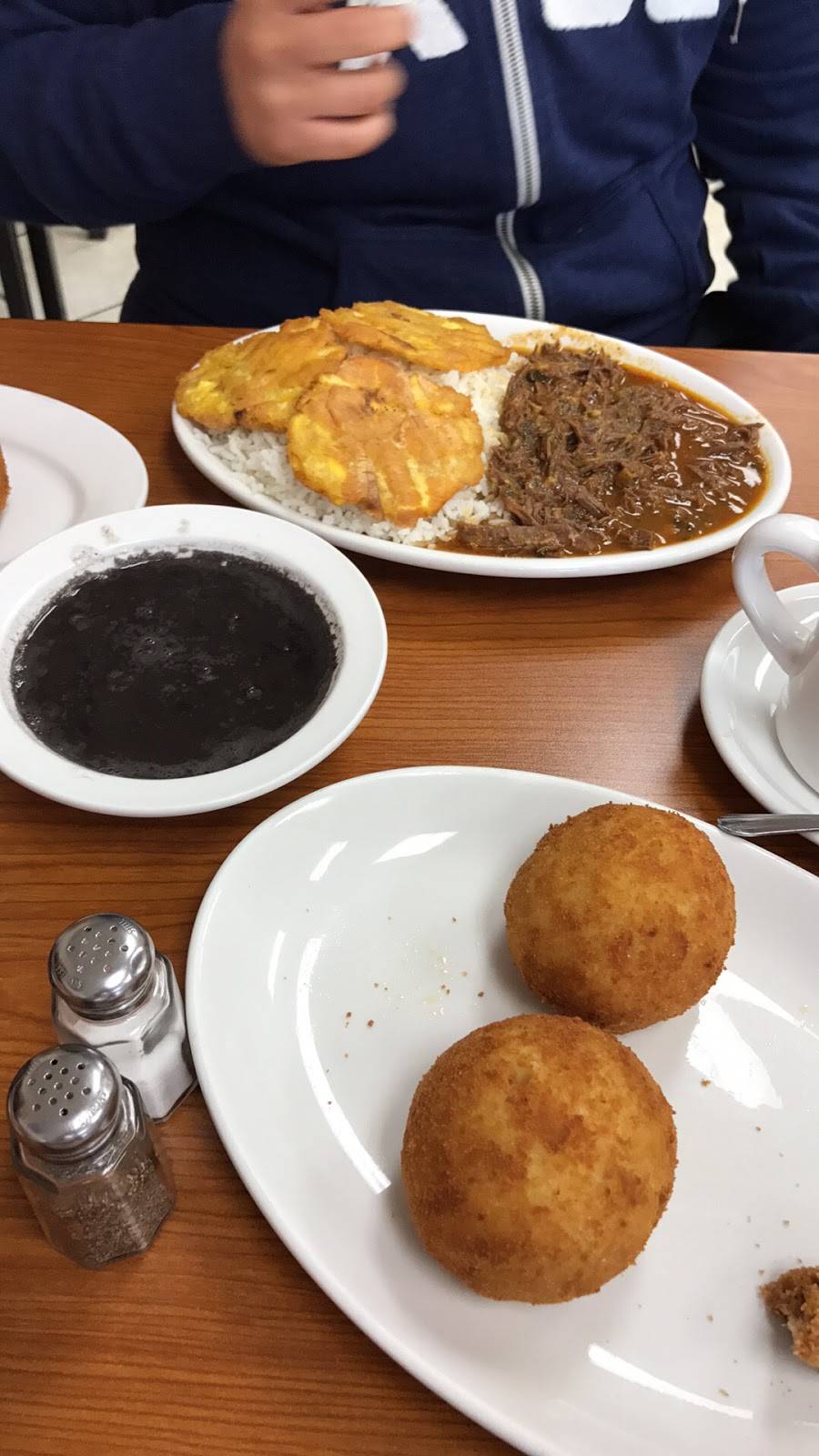 La Unica Cafe | restaurant | 1083 N Salem Dr, Schaumburg, IL 60194, USA | 8472781827 OR +1 847-278-1827