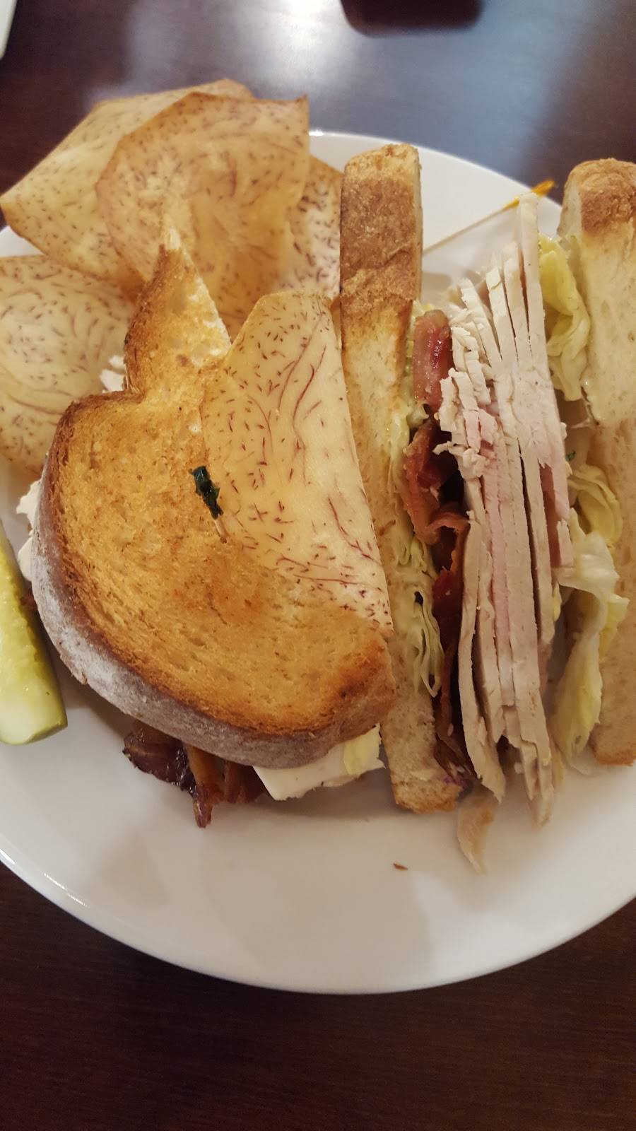 Chambers 19 Bistro & Bar | restaurant | 19 N Main St, Doylestown, PA 18901, USA | 2153481940 OR +1 215-348-1940